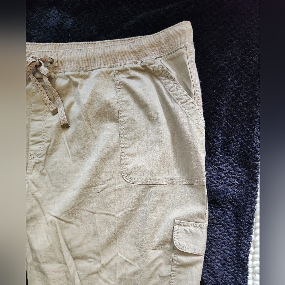 NEW Terra & Sky Khaki Cargo Capris Size 5X - Picture 4 of 5
